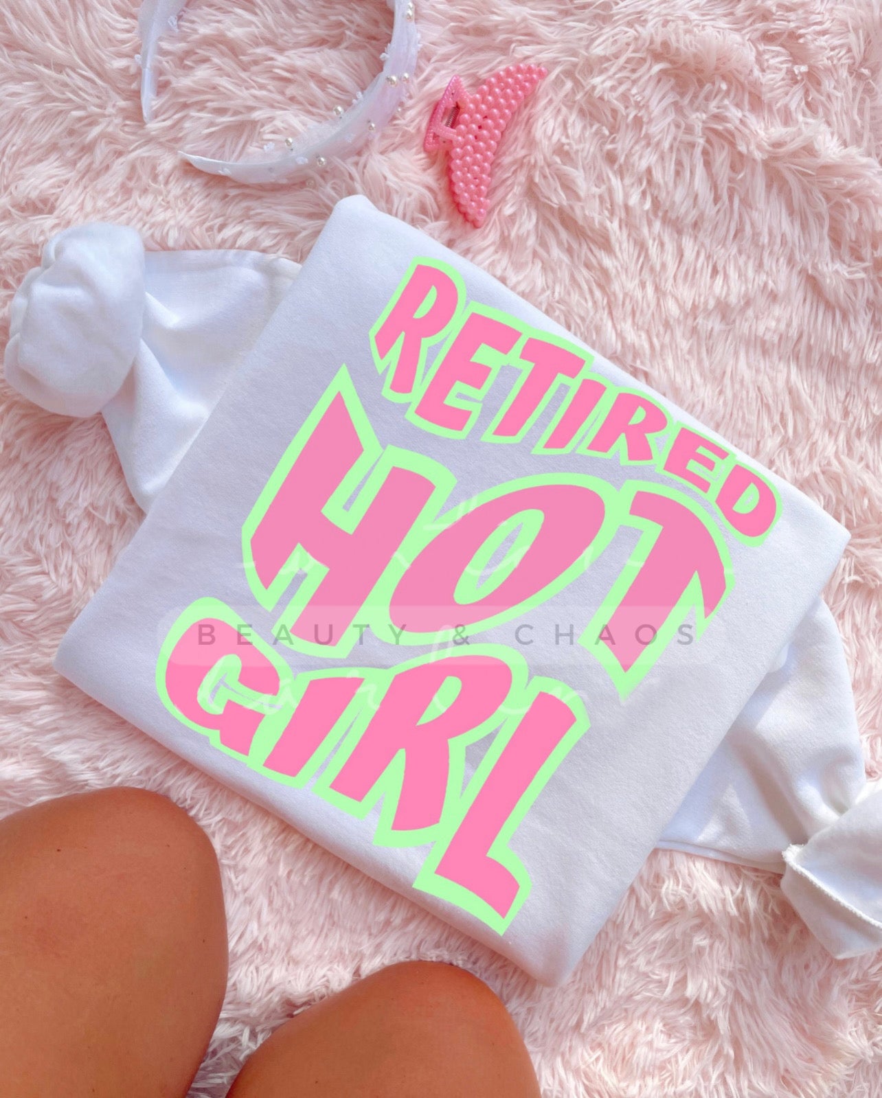 Retired Hot Girl 💗💚